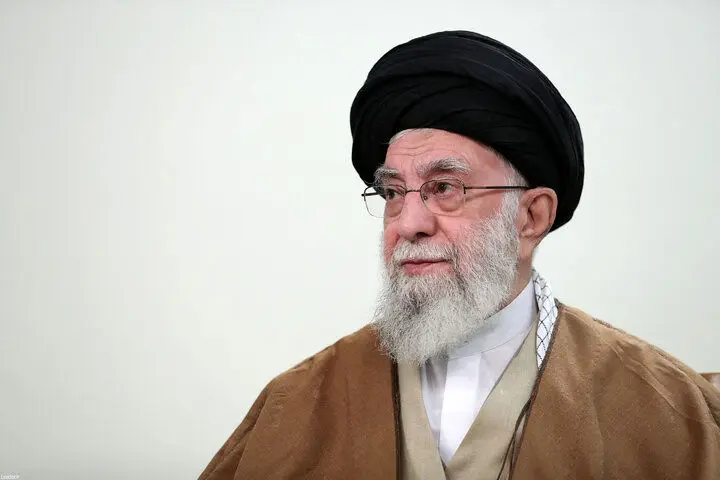 رهبر معظم انقلاب: وقتی که امام حسن مجتبی (ع) با معاویه صلح کردند، عده‌ای گله و اعتراض می‌کردند؛ حضرت در پاسخ می‌گفتند این موضوع موقت است